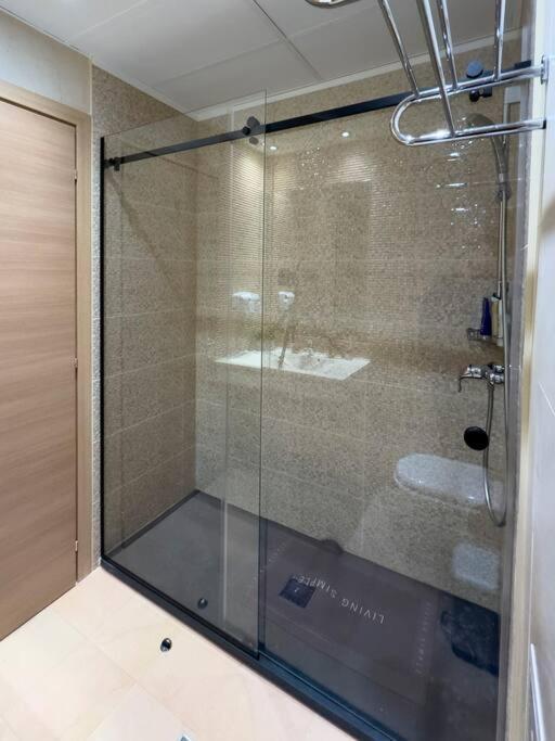 Luxury 2 Bedroom *