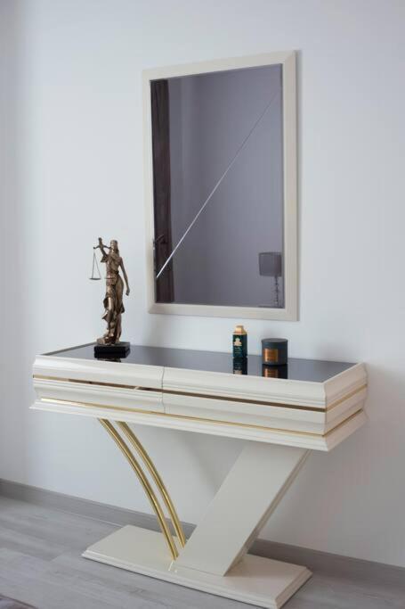 Luxury 2 Bedroom Bucharest